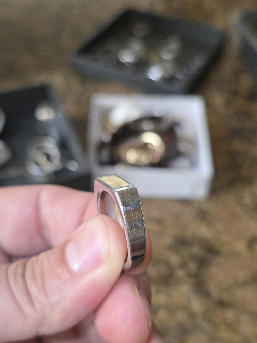 Signet Petite Rectangular Ring - Picture 3 of 5